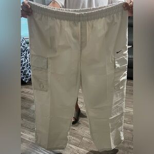 Nike Sportswear Mid-Rise Cargo